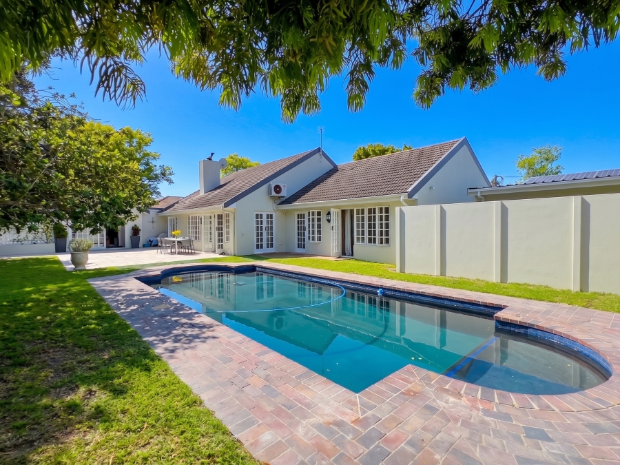 4 Bedroom Property for Sale in Constantia Western Cape